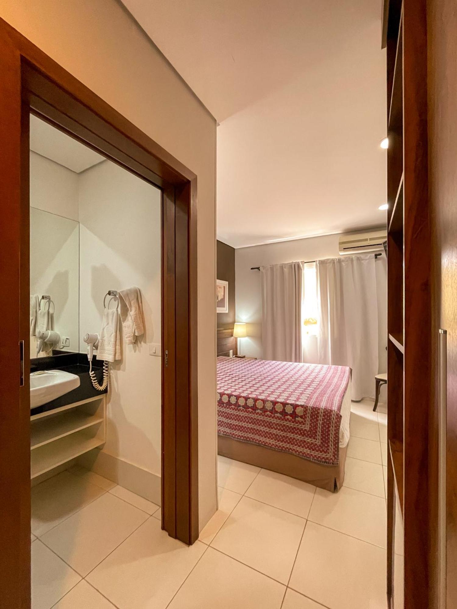 Taj Hotel Tres Lagoas Exterior photo